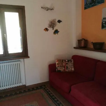 In Bifamiliare Tizzano Val Parma